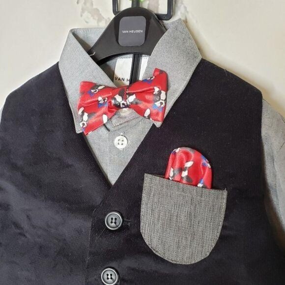 Van Heusen NWT Boys 4-Piece dress suit Vest Set With Dog Bow Tie & Pocket Square - Picture 2 of 4